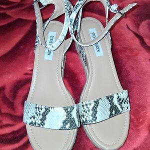 Steve Madden Women's Black and White Snakeskin Sandals